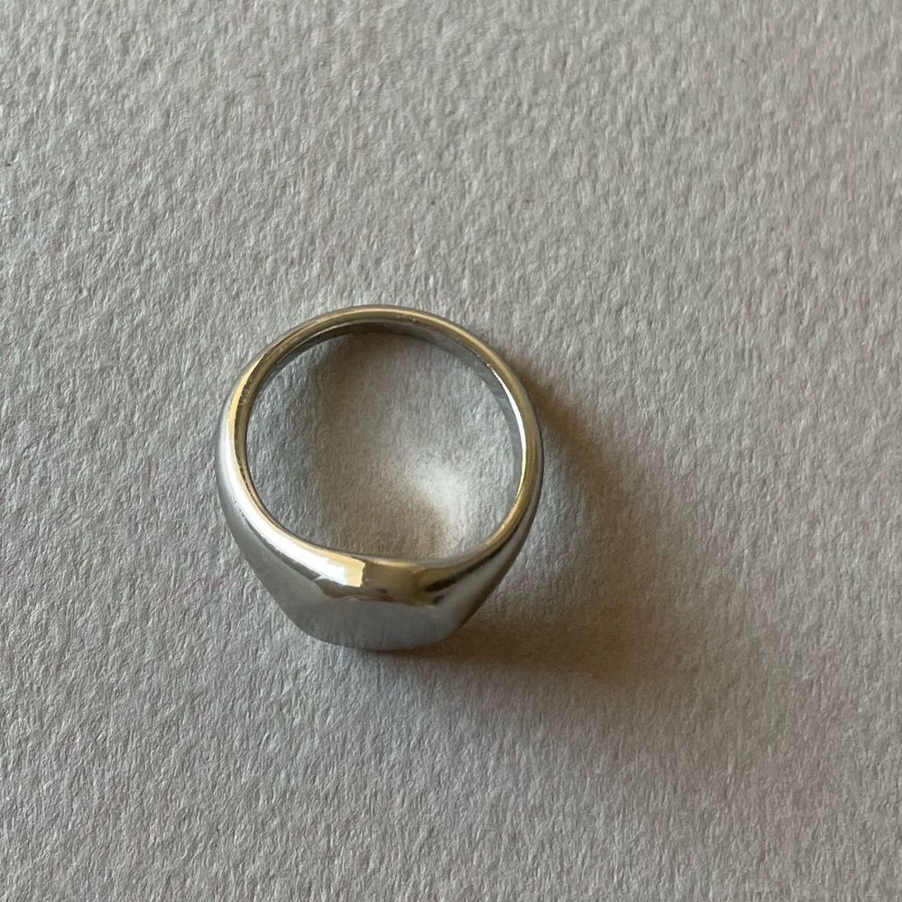 Silver Signet Ring M368 - Picture 2 of 3